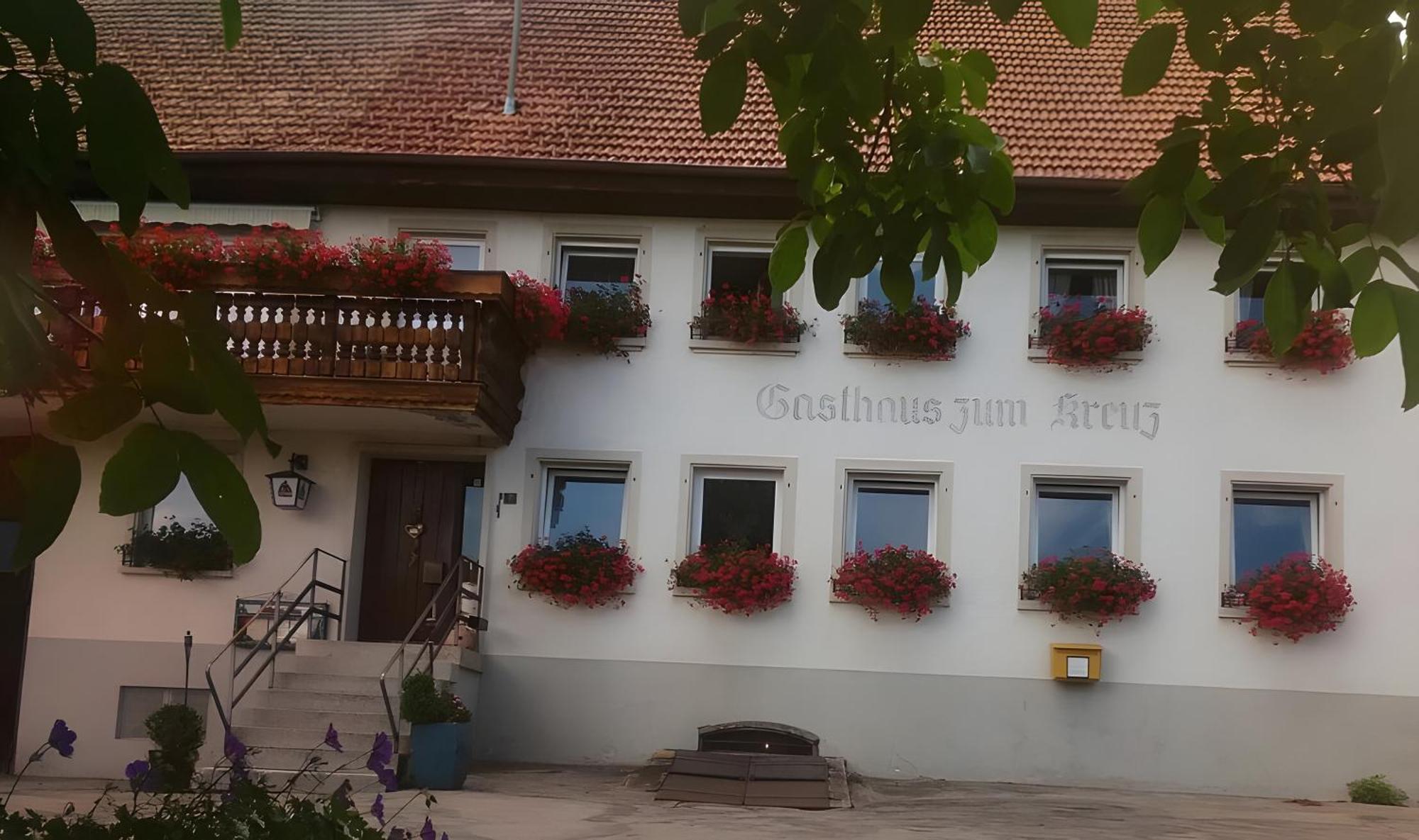 Zum Kreuz 3*